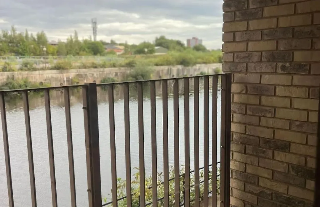 Joyful Group - Stylish 2 Bedroom Duplex With Sofa Bed In Salford M5-1